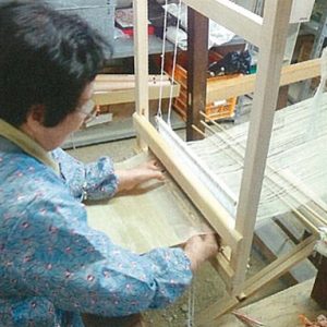 「紡ぎ、染め、織る～日本の技と心」～繊維作り、布作り、染めの技の伝承公開～